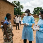 Sensibilisation au virus Ebola par des professionnels de santé portant des équipements de protection